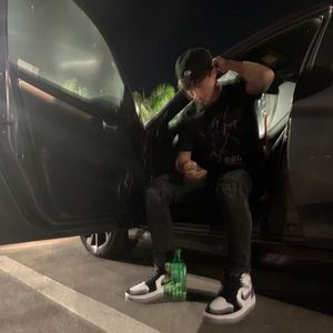 Meet your Posher, Levi